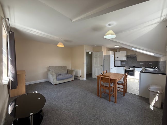 Fully Furnished Double Room with Private Bathroom Main Photo