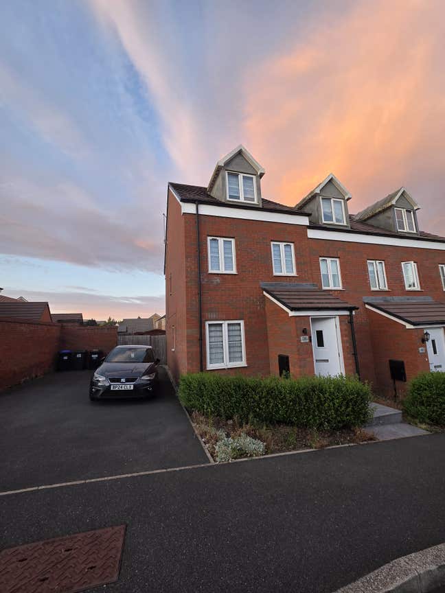 New property - New Duston - 2x Double Rooms Main Photo