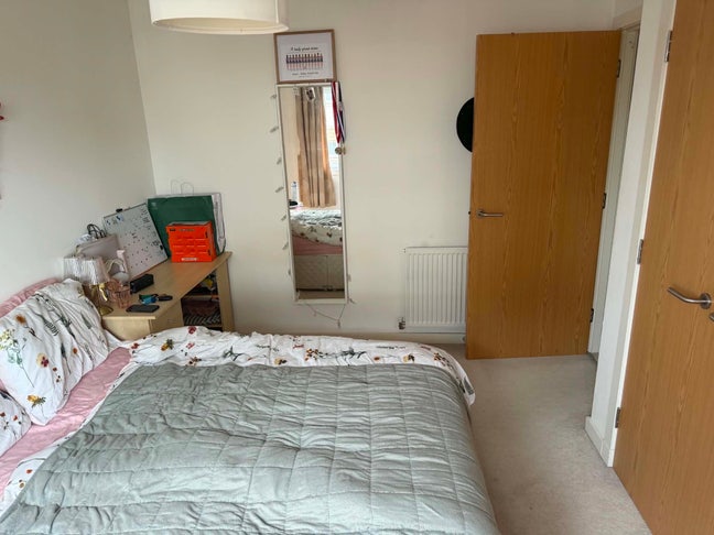 Large Double Ensuit Room  Main Photo