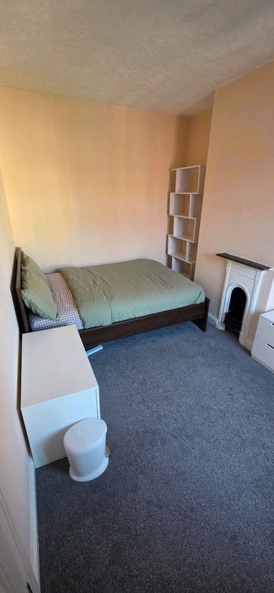 Furnished Double Room - Bills included Main Photo