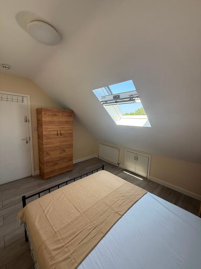 NEW ROOM near indian market  @@ Main Photo