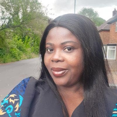 Professional Female seeks a single or double room Main Photo