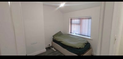 Single furnished room in a 3bed house Main Photo