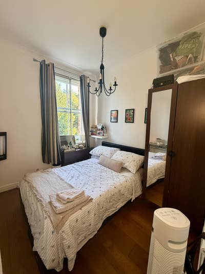 Bright double room in Edwardian mansion flat Main Photo