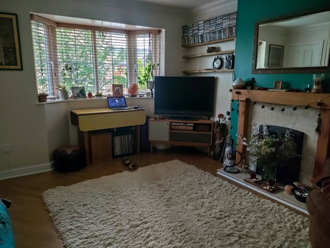 Small Double Rm and Small Single Rm in Old Town HB Main Photo