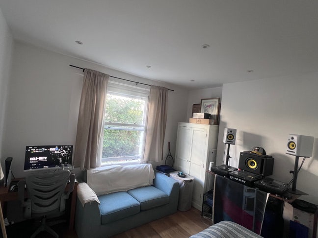 Fully equipped Room in Islington  Main Photo