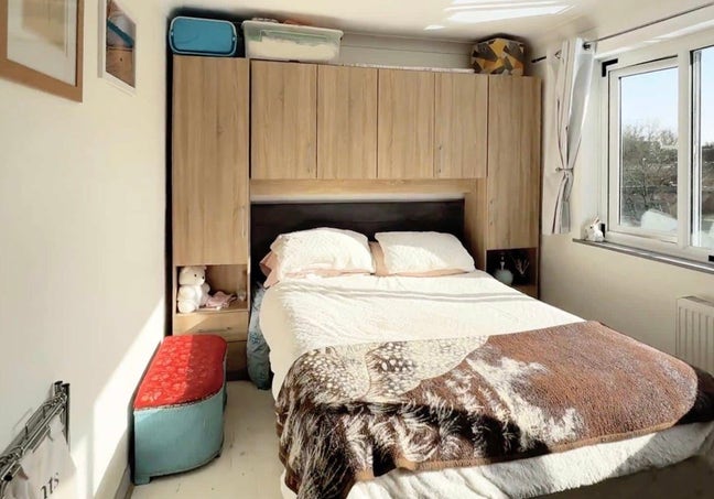 Spacious Rooms Available in Beautiful Shared House Main Photo