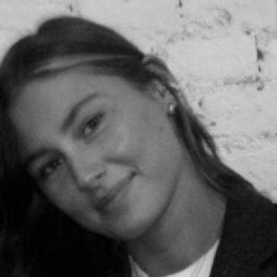 22 year old Female seeks a single or double room Main Photo