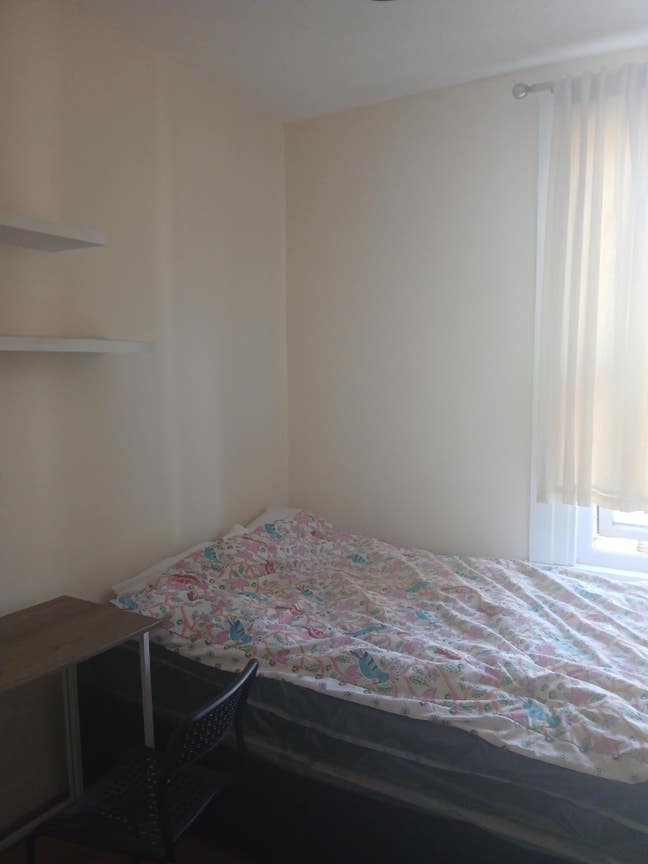Spare room to rent in family accommodation,  Main Photo