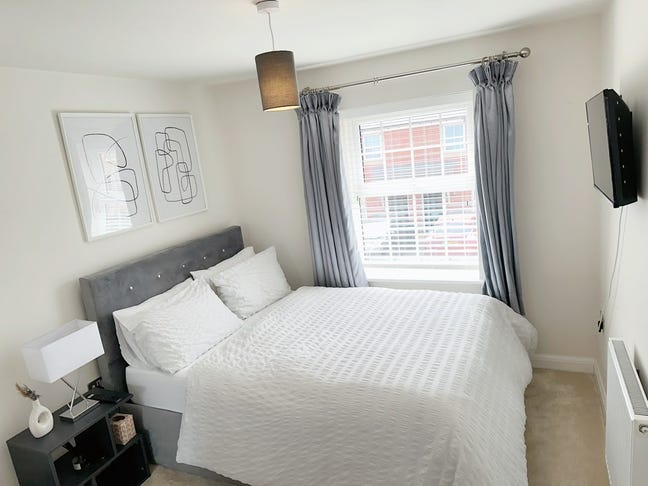 Beautiful double room to rent in Kettering Main Photo