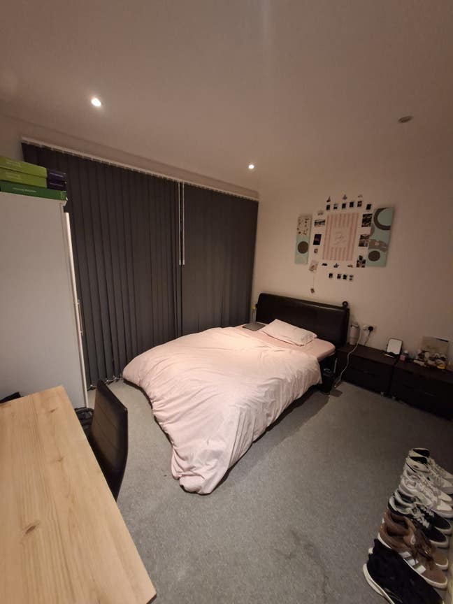 Spacious Double En-Suite Room close to  amenties Main Photo
