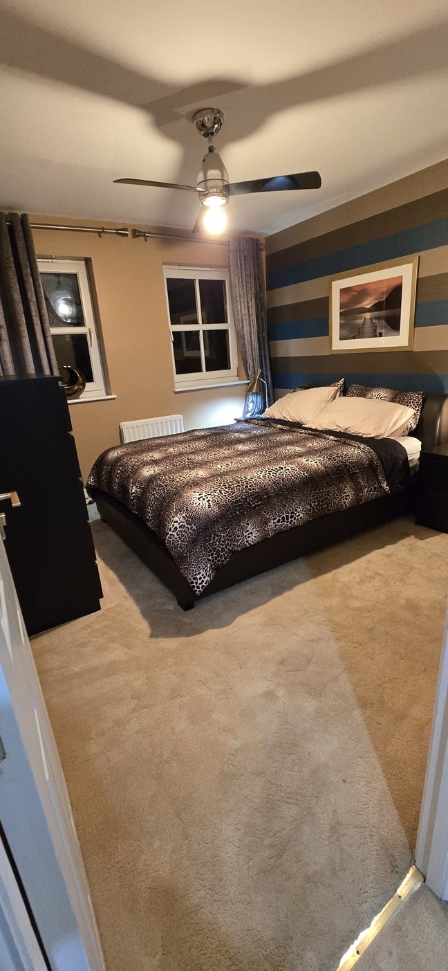 Lovely large room in owner occupied property Main Photo