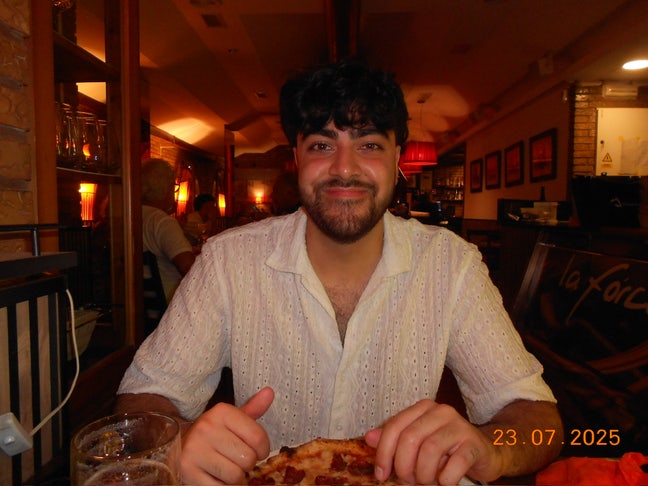 22yr old professional looking for flatshare :) Main Photo