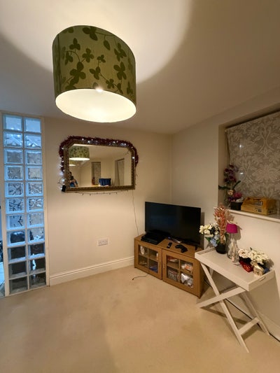 Female Wanted For single room 2 bed room flat Main Photo