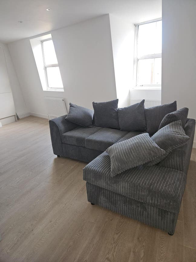 2 Bed Flat with  2Bthrooms in Great location  Main Photo