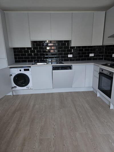 2 Bed Flat with  2Bthrooms in Great location  Main Photo