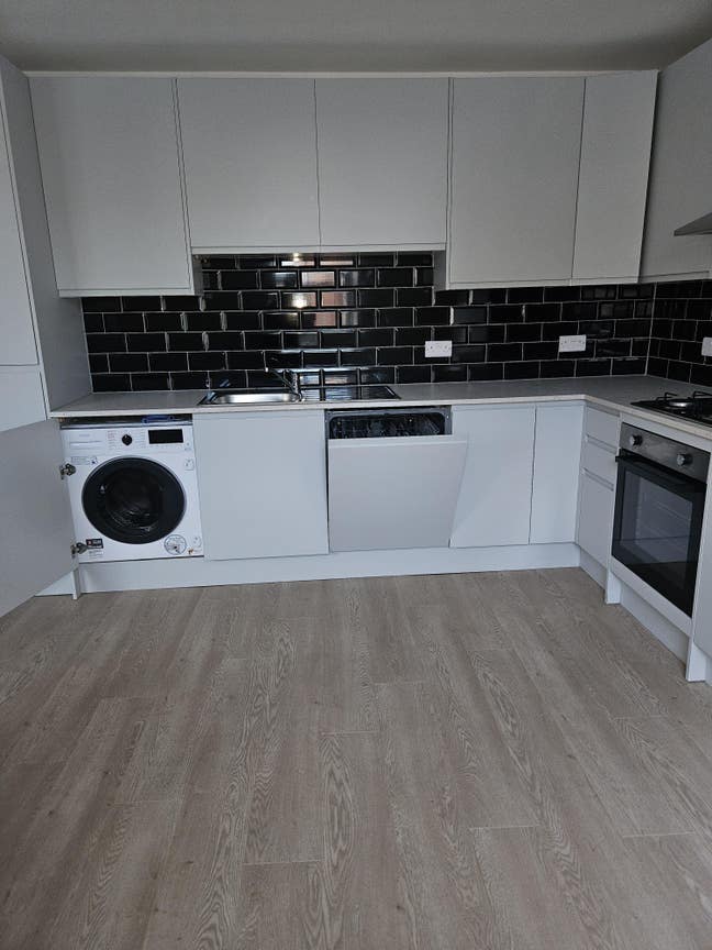 2 Bed Flat with  2Bthrooms in Great location  Main Photo