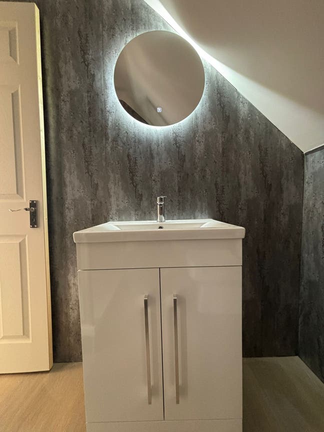 1 bed flat completely refurbished Main Photo
