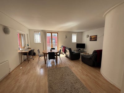 En-suite room available to rent in SE10 mid August Main Photo