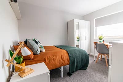 En-suite Double Room in All-Inclusive House Share Main Photo