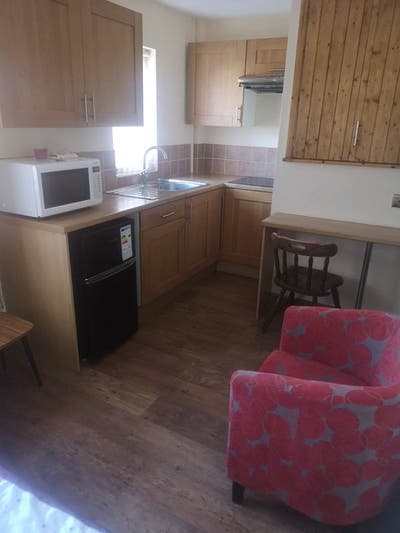 Self contained bedsit/studio, 800 p/m INCL BILLS  Main Photo