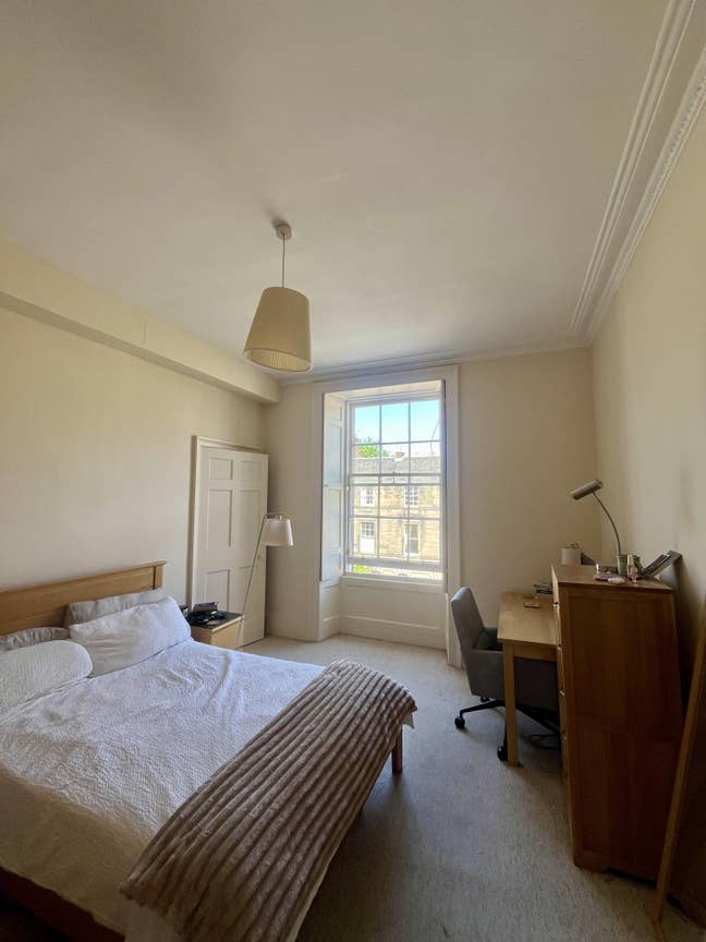 Bright, Spacious Double Room in Friendly Flat Main Photo