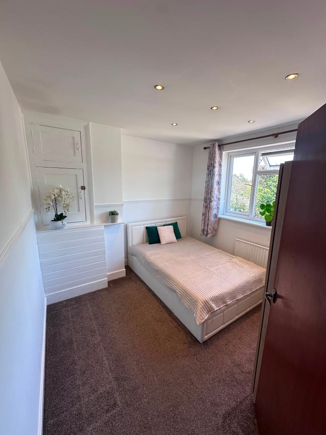 Double bedroom for professional  Main Photo
