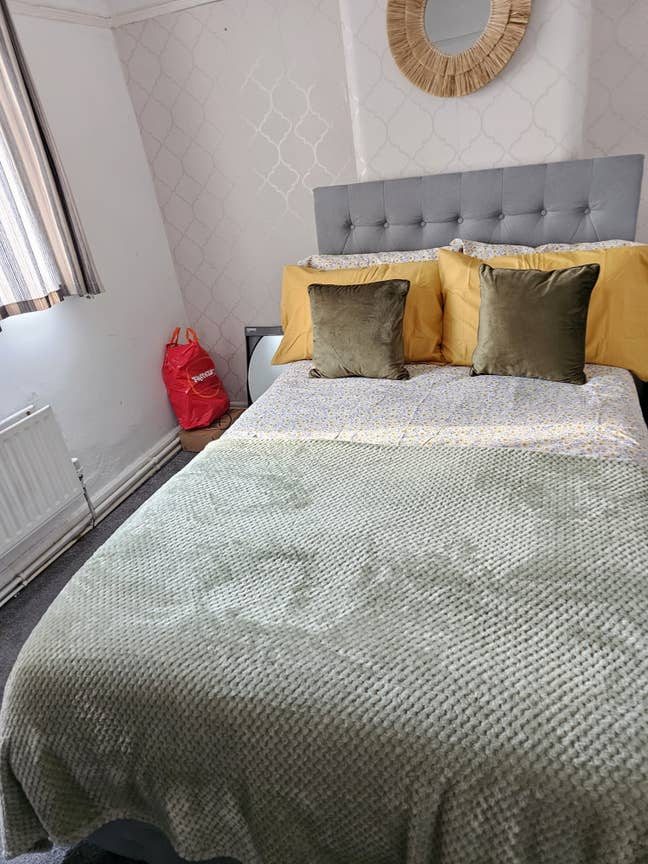 Double room to rent  Main Photo