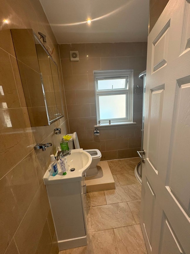 Double En-Suite Room in Dorset Rd, Bills included Main Photo