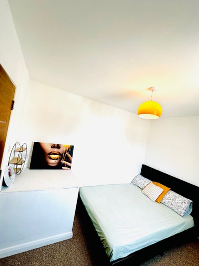 Room in St Helens, no deposit, bills inclusive Main Photo