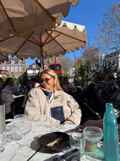 28yo female looking for double room or buddy up!  Main Photo