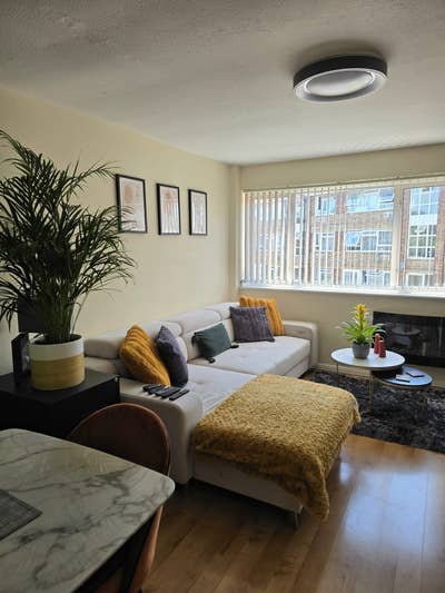 Double Room, No Deposit, No Bills to pay Main Photo