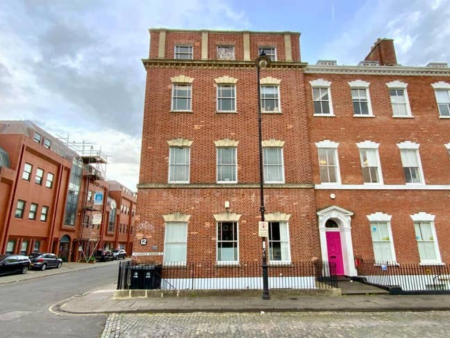 12 Brunswick Square Main Photo