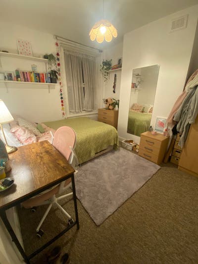 ✨️2 rooms available in our Seven Sisters home! Main Photo