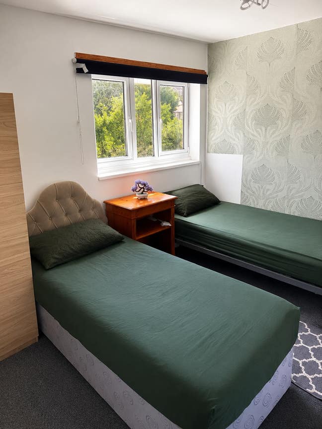  🏡  Double  Room  Available  in  Romford  RM6  Main Photo