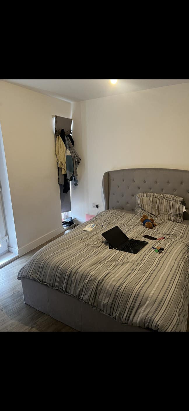 One double room to let in Romford Main Photo