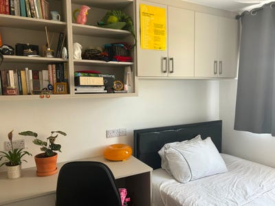 Cozy room in lively Hoxton Main Photo