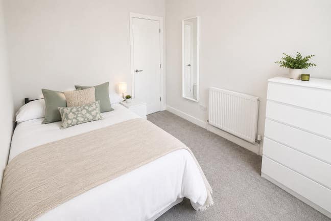 Unique Furnished Double Room with Private Patio Main Photo