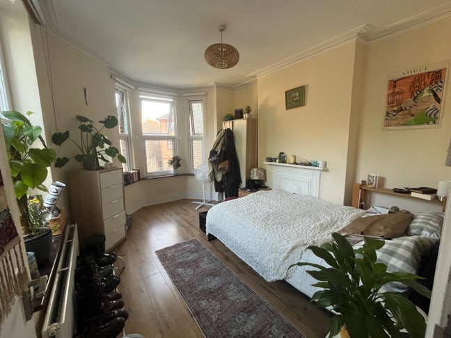 Double Room in our lovely 5 Bed! - DM insta below Main Photo