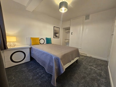 Lovely large bedroom - Old Street/Shoreditch Main Photo