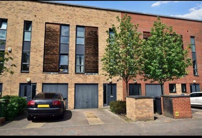 Spacious Double Rooms with en-suite  (incl bills) Main Photo