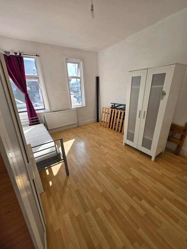 Sharing Room Available – Near Wembley Triangle  Main Photo