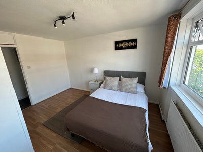 Stylish Furnished Rooms in 3-bed Flat| Bills Inc Main Photo