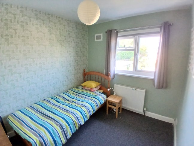Lovely single room in comfortable St Austell home Main Photo