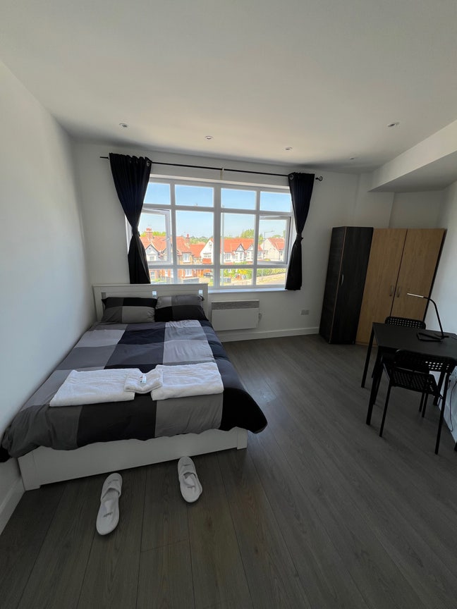 Double room close to Wembley  Main Photo