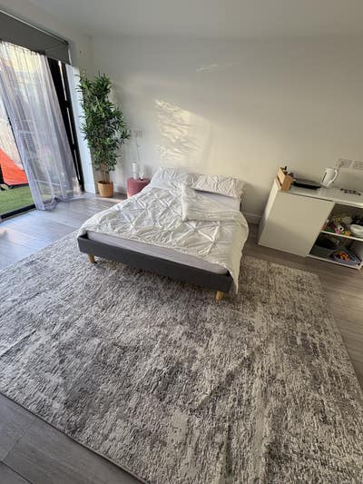 Modern Garden Studio Apartment all bills included  Main Photo