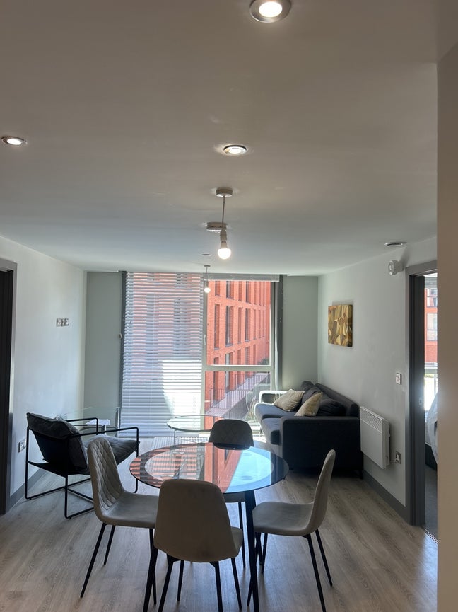 Double En-Suite Room Available – Birmingham City C Main Photo
