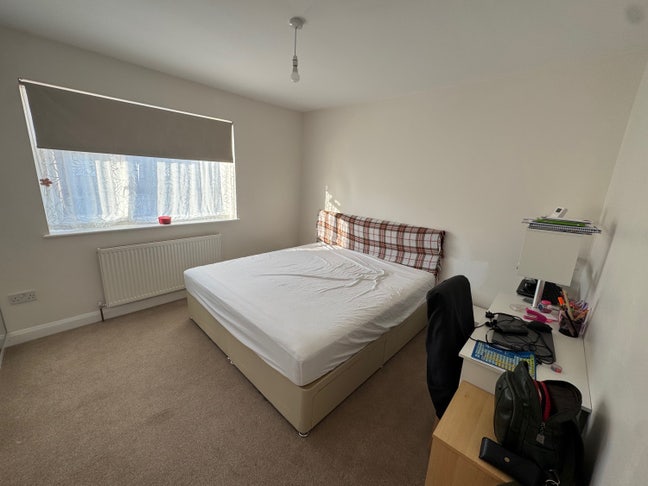 Spacious Room to Rent (Double) for Female  Main Photo