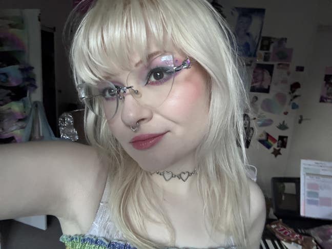 Creative looking for a room and cool flatmates! Main Photo