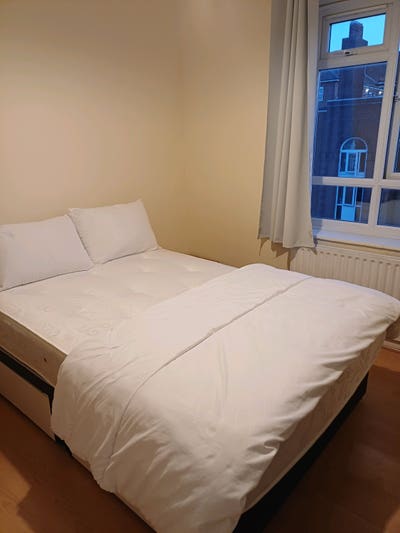 Spare room to let at Clapham Common, SW4  Main Photo